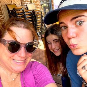 Meet your Posher, Julie